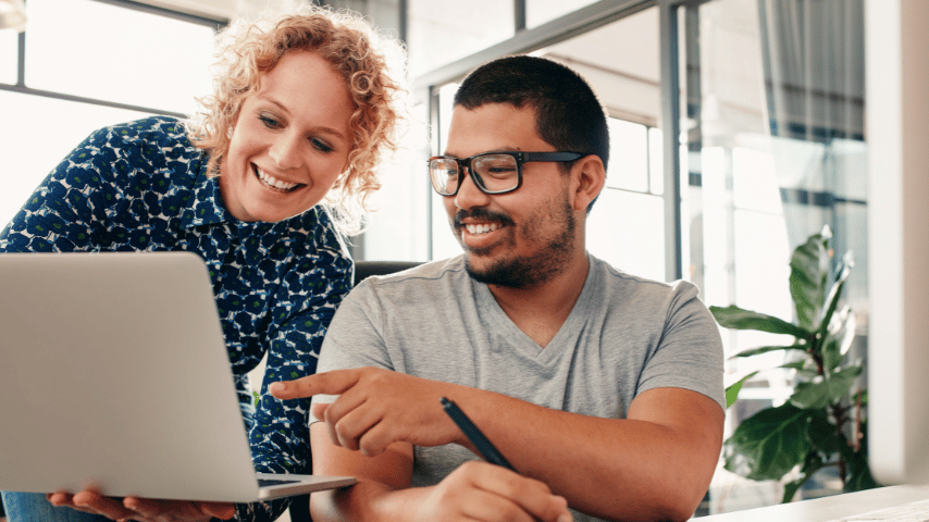 digital marketing manager vs digital marketing specialist